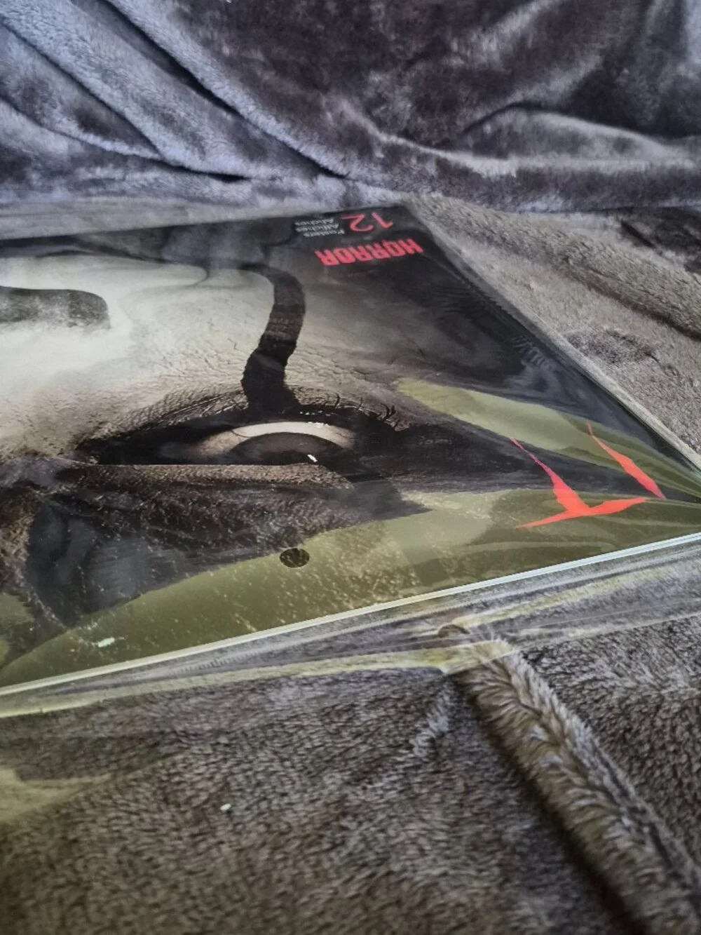 Trends Posters International Horror IT Poster Book 12 Posters Book 8.5